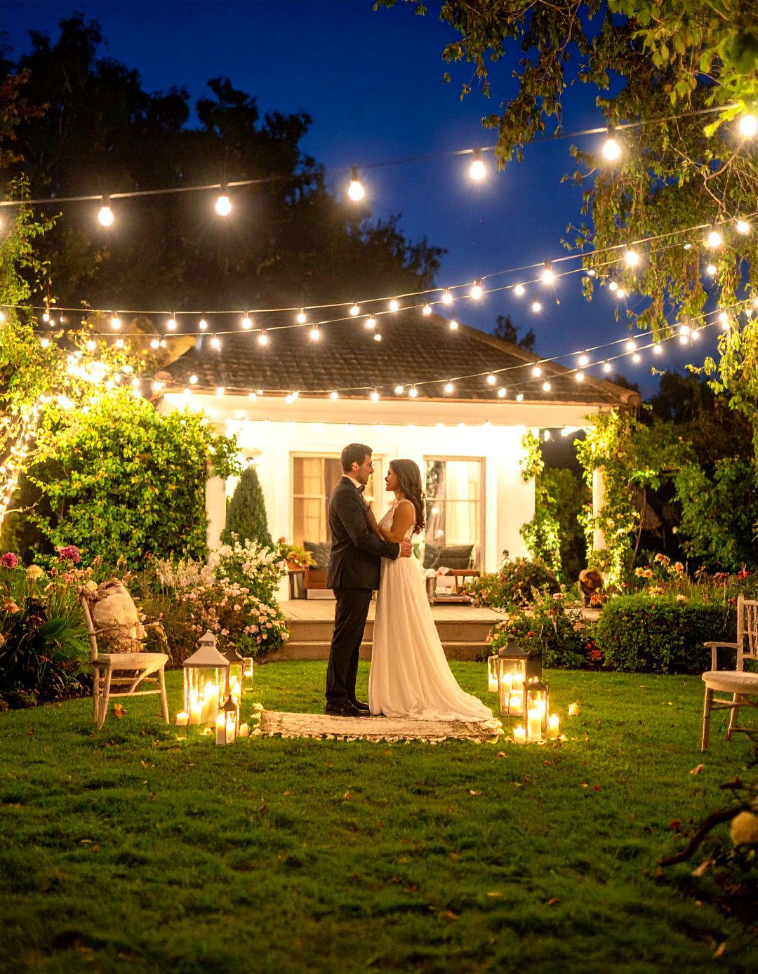 A Backyard Proposal with String Lights - 30 outdoor proposal ideas