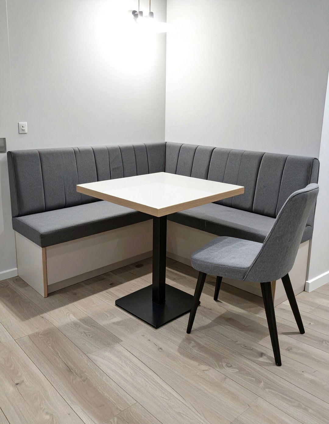 A Corner Booth Dining Setup - 30 apartment dining room ideas