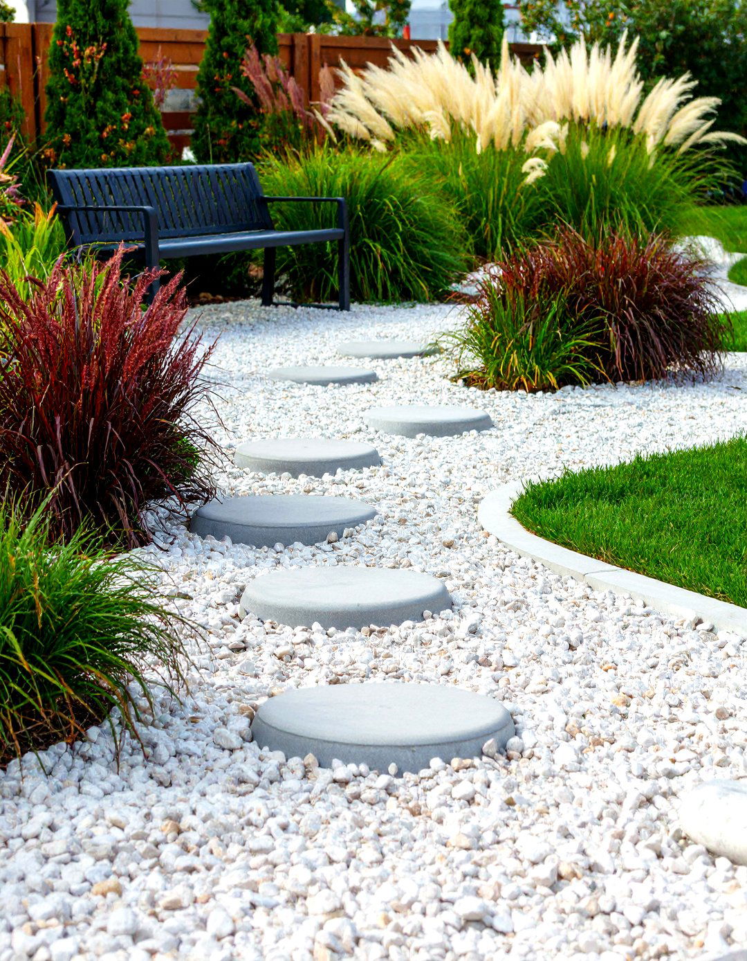 A Gravel and Grasses Garden - 30 garden decor ideas