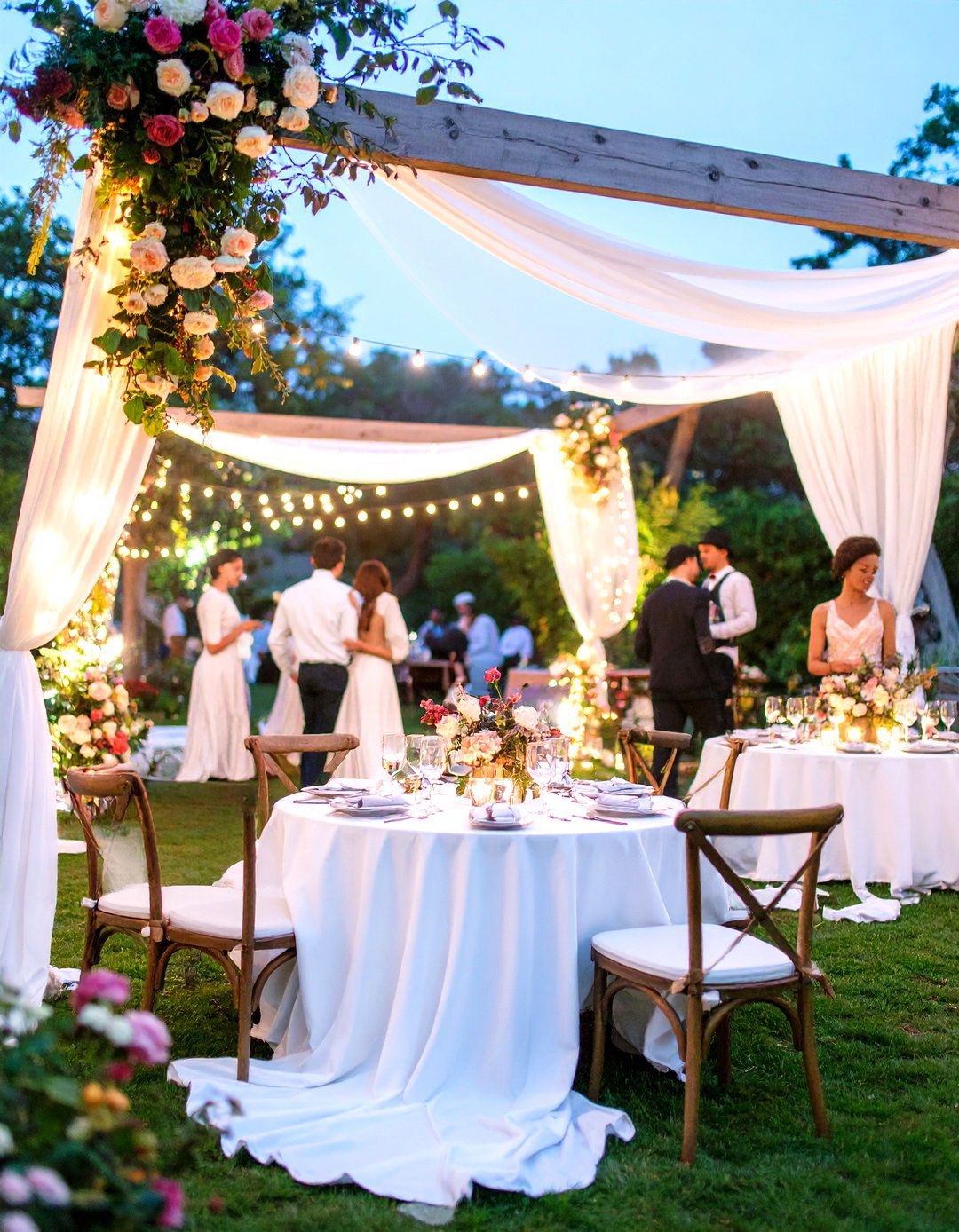 A Great Gatsby Garden Party - 30 office holiday party ideas