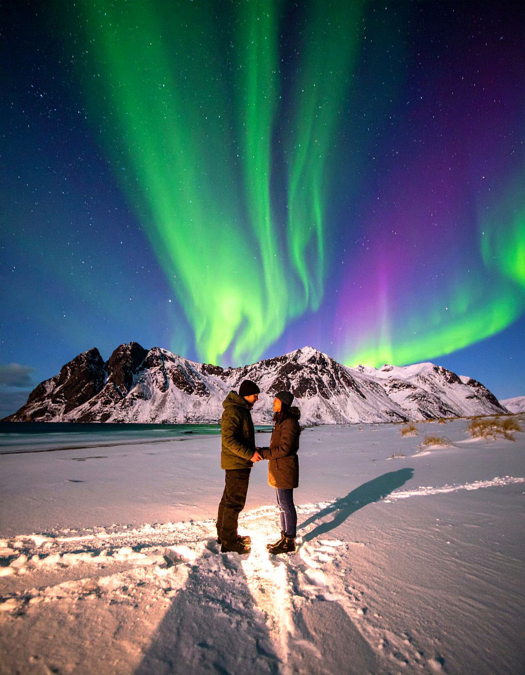 A Proposal Under the Northern Lights - 30 outdoor proposal ideas