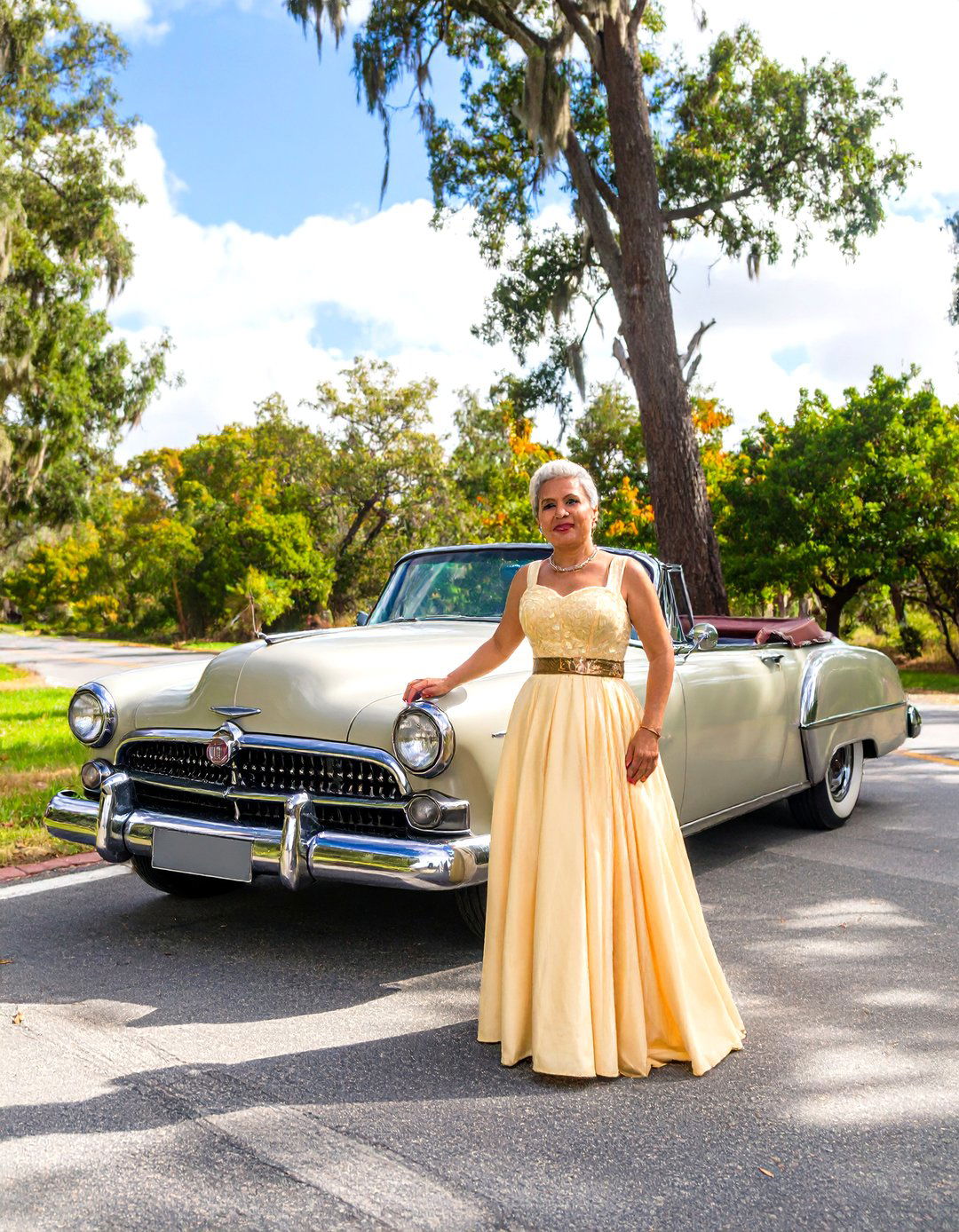 A Vintage Car Photoshoot - 30 girl outdoor senior picture ideas