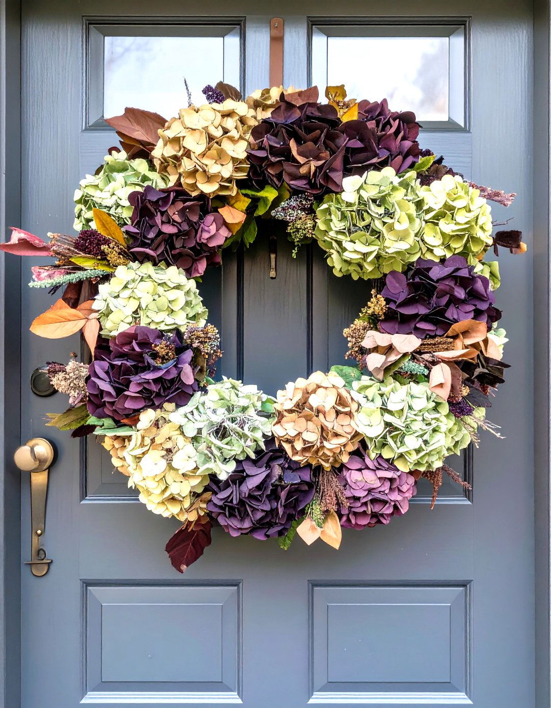 A Wreath Made from Autumn Hydrangeas - 30 outdoor fall decor ideas
