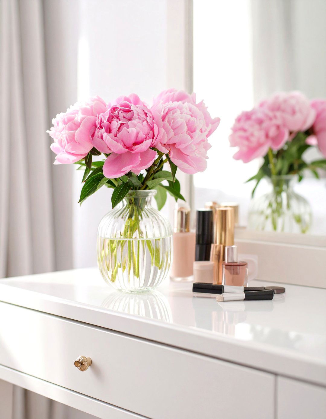 Adding Fresh Flowers to Your Vanity - 30 vanity decor ideas
