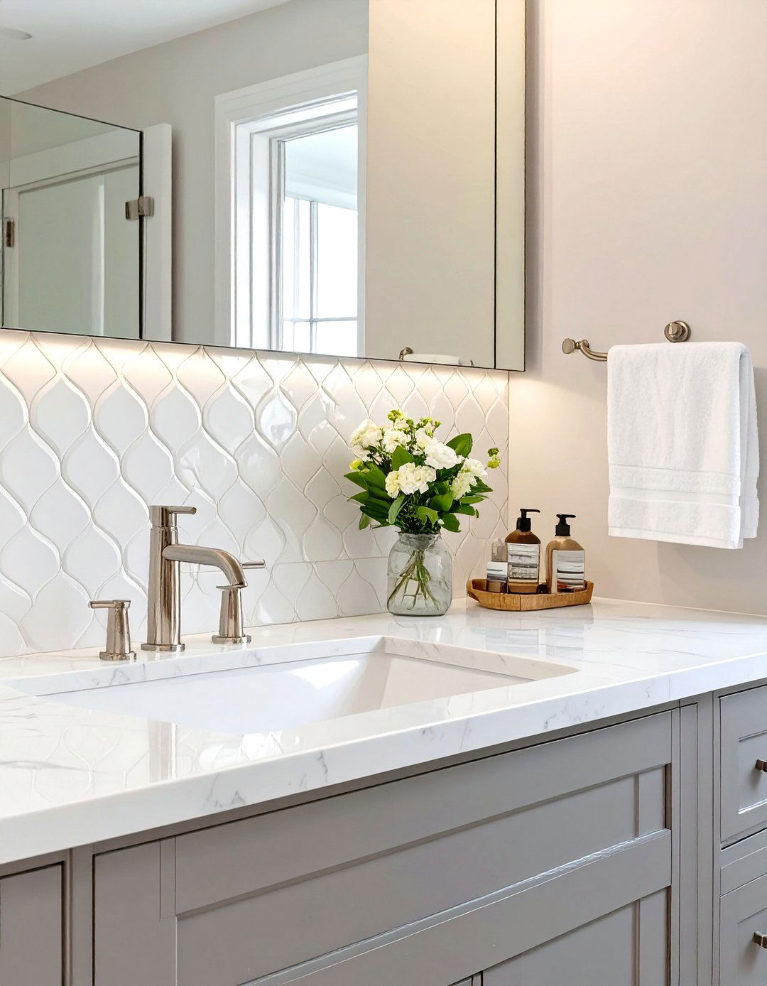 Arabesque Tile Vanity Backsplash - 30 vanity backsplash ideas