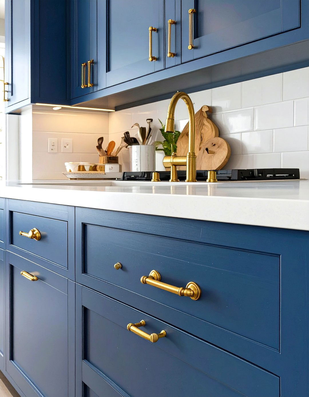 Brushed Brass or Gold Hardware - 30 small coastal kitchen ideas