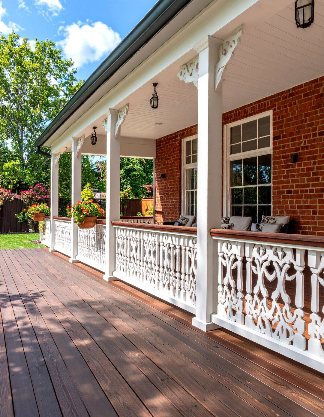 Chippendale Inspired Wood Railing - 30 inexpensive deck railing ideas