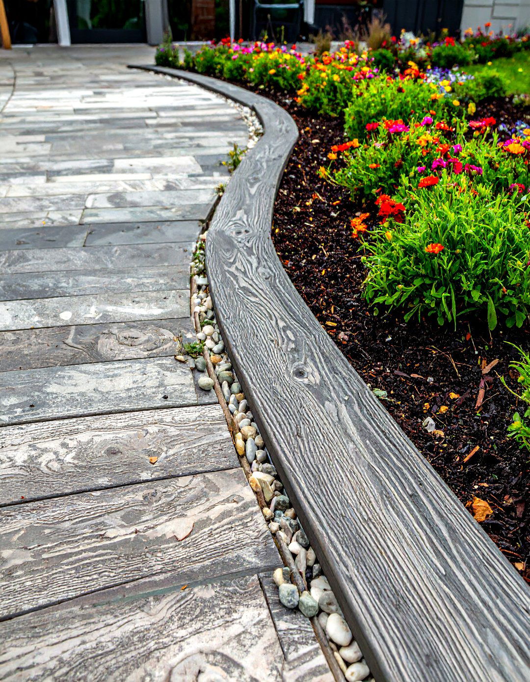 Composite Wood Garden Edging - 30 modern garden edging ideas