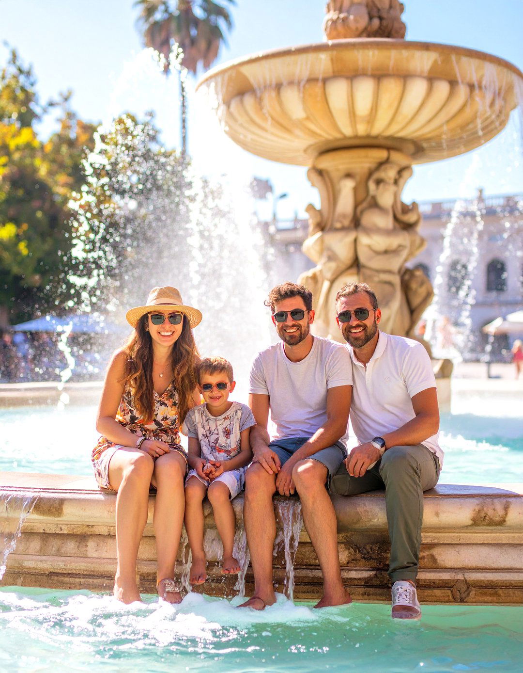 Fountain Side Family Photos - 30 outdoor family photo ideas