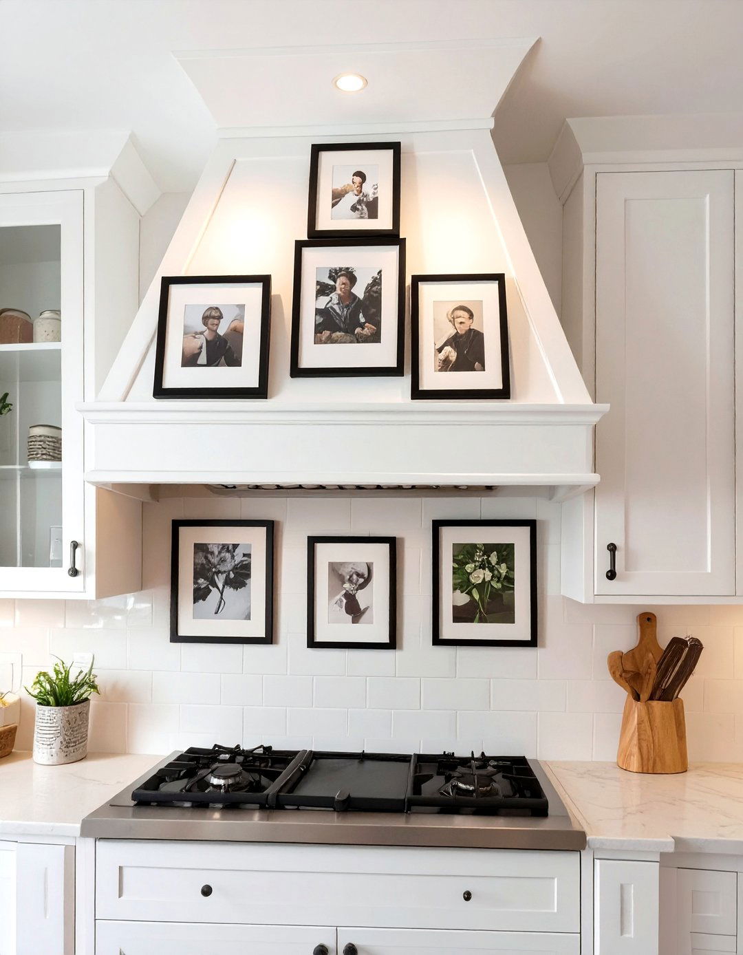 Gallery Wall Soffit Display - 30 creative ideas for kitchen soffits