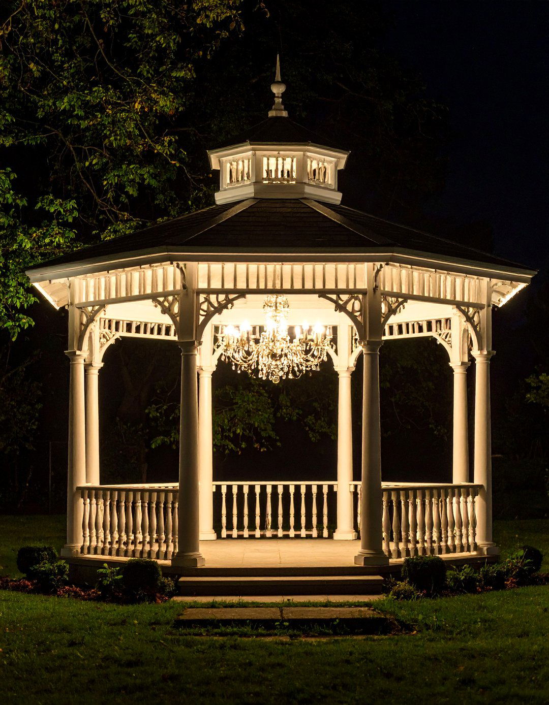 Gazebo Chandelier Centerpiece - 30 backyard lights ideas