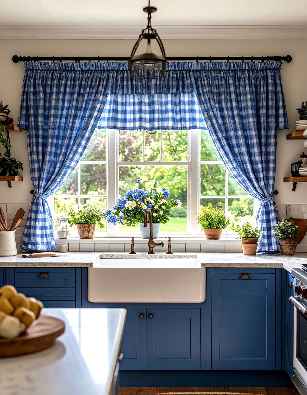 Gingham Curtains and Textiles - 30 retro kitchen ideas