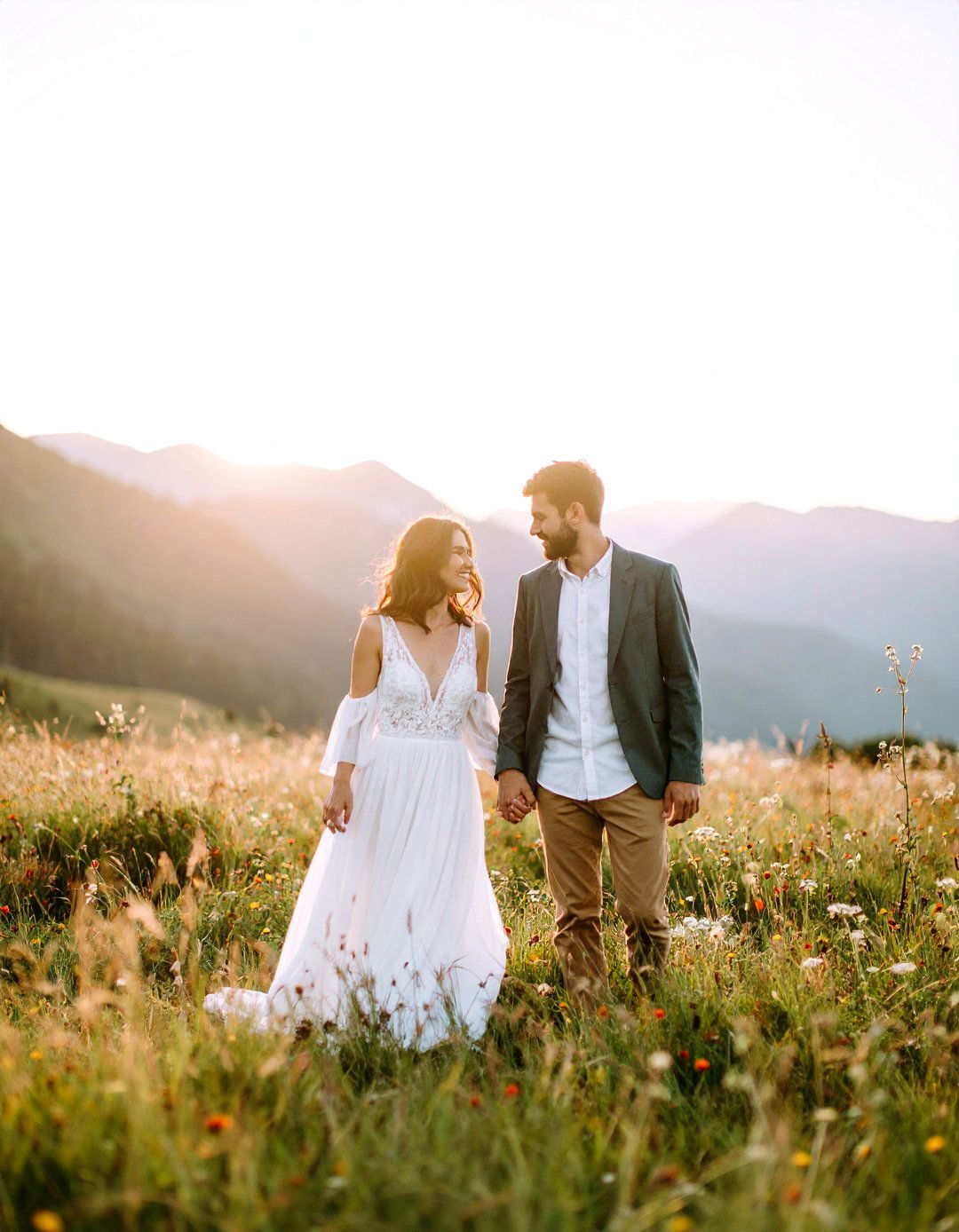 Golden Hour Meadow Photoshoot - 30 outdoor photoshoot ideas