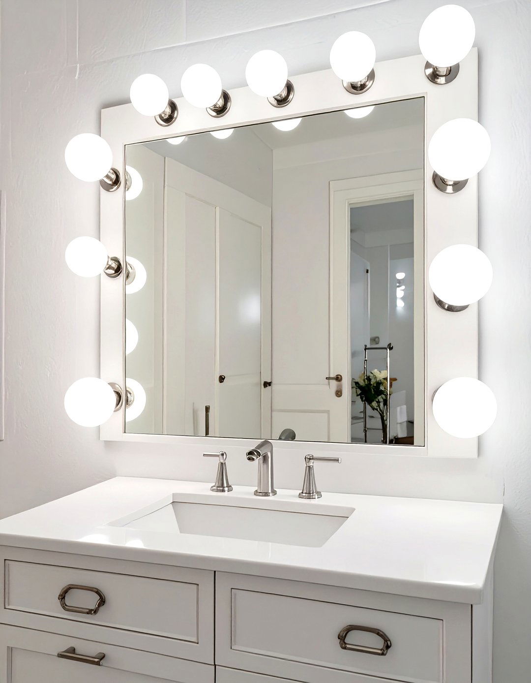 Hollywood Style Globe Bulb Bar - 30 vanity lighting ideas