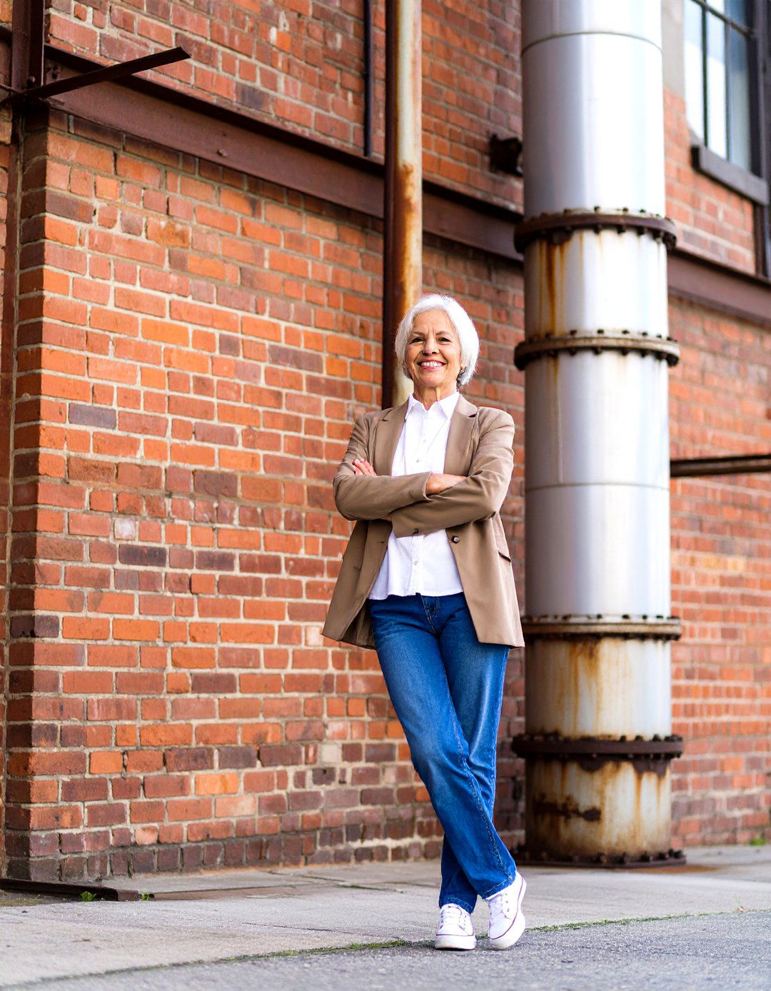 Industrial District Edge - 30 girl outdoor senior picture ideas