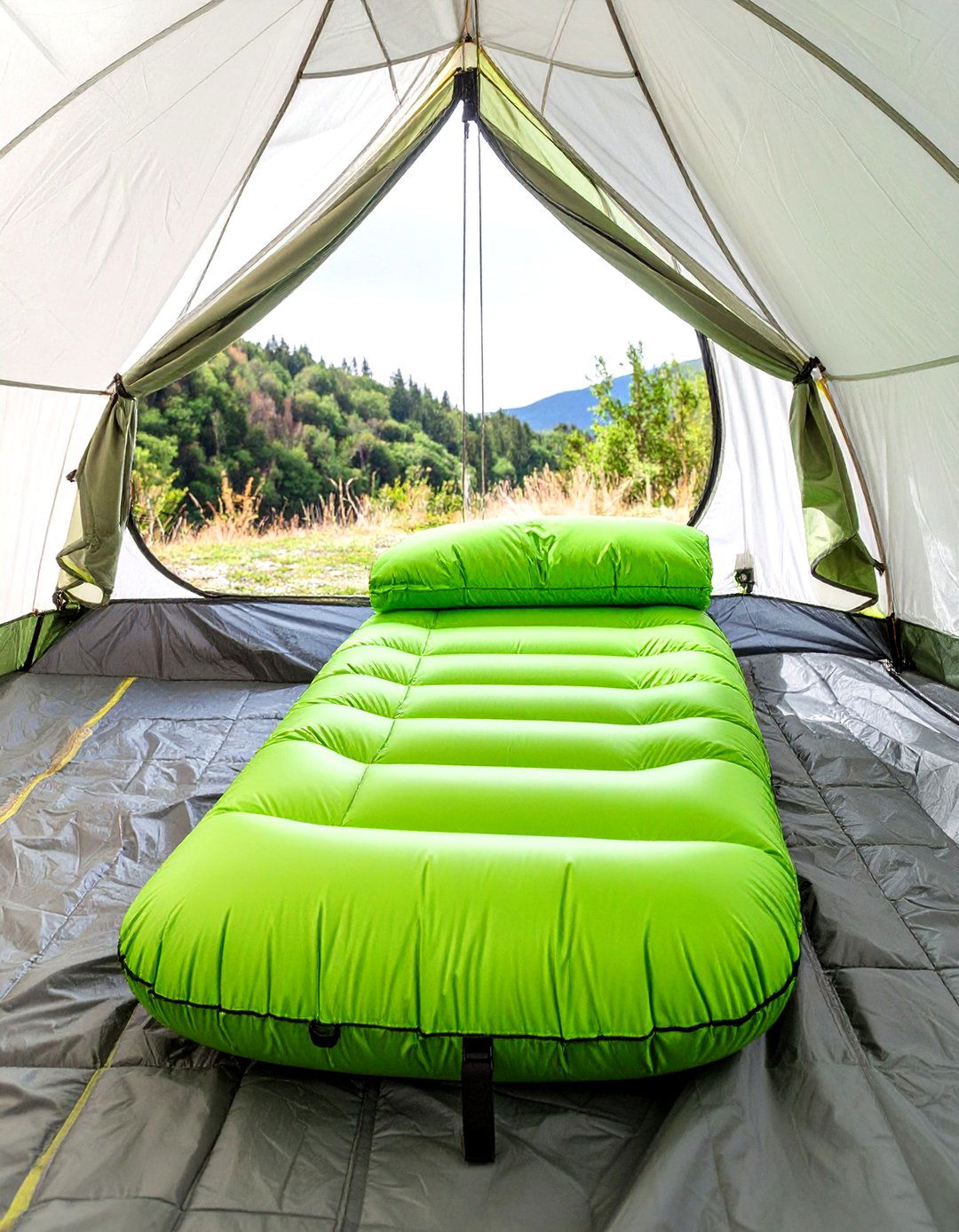 Inflatable Sleeping Pad - 30 outdoor gift ideas