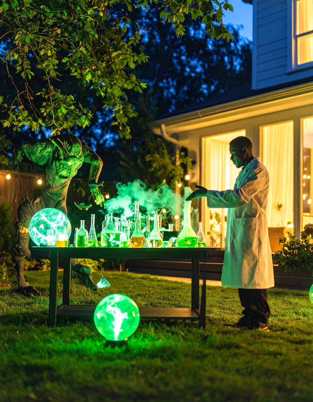 Mad Scientists Outdoor Laboratory - 30 halloween front yard ideas