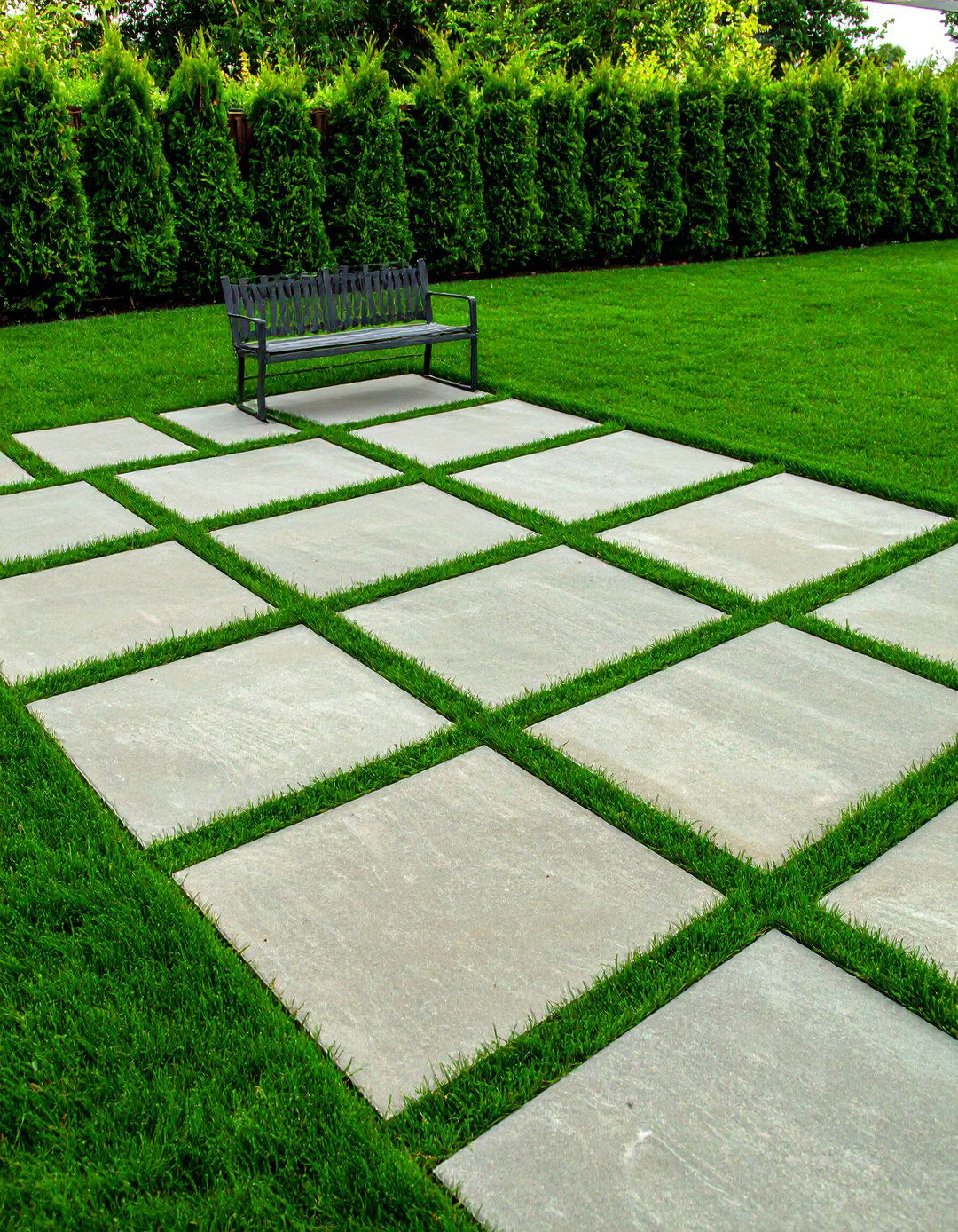 Minimalist Stone and Grass Patio - 30 stone patio ideas on a budget
