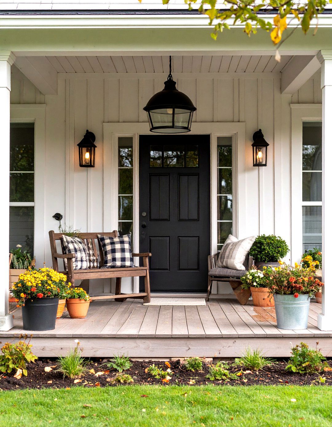 Modern Farmhouse Porch Lighting - 30 front porch lighting ideas