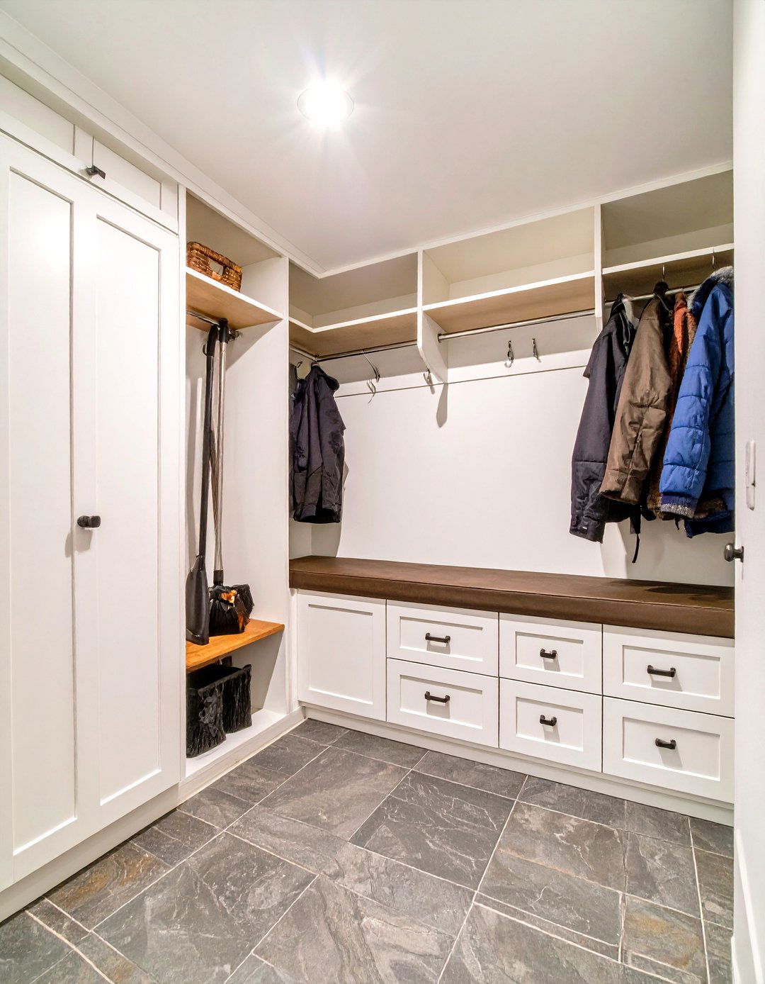 Mudroom Combination Walk In Closet - 30 broom walk in closet ideas