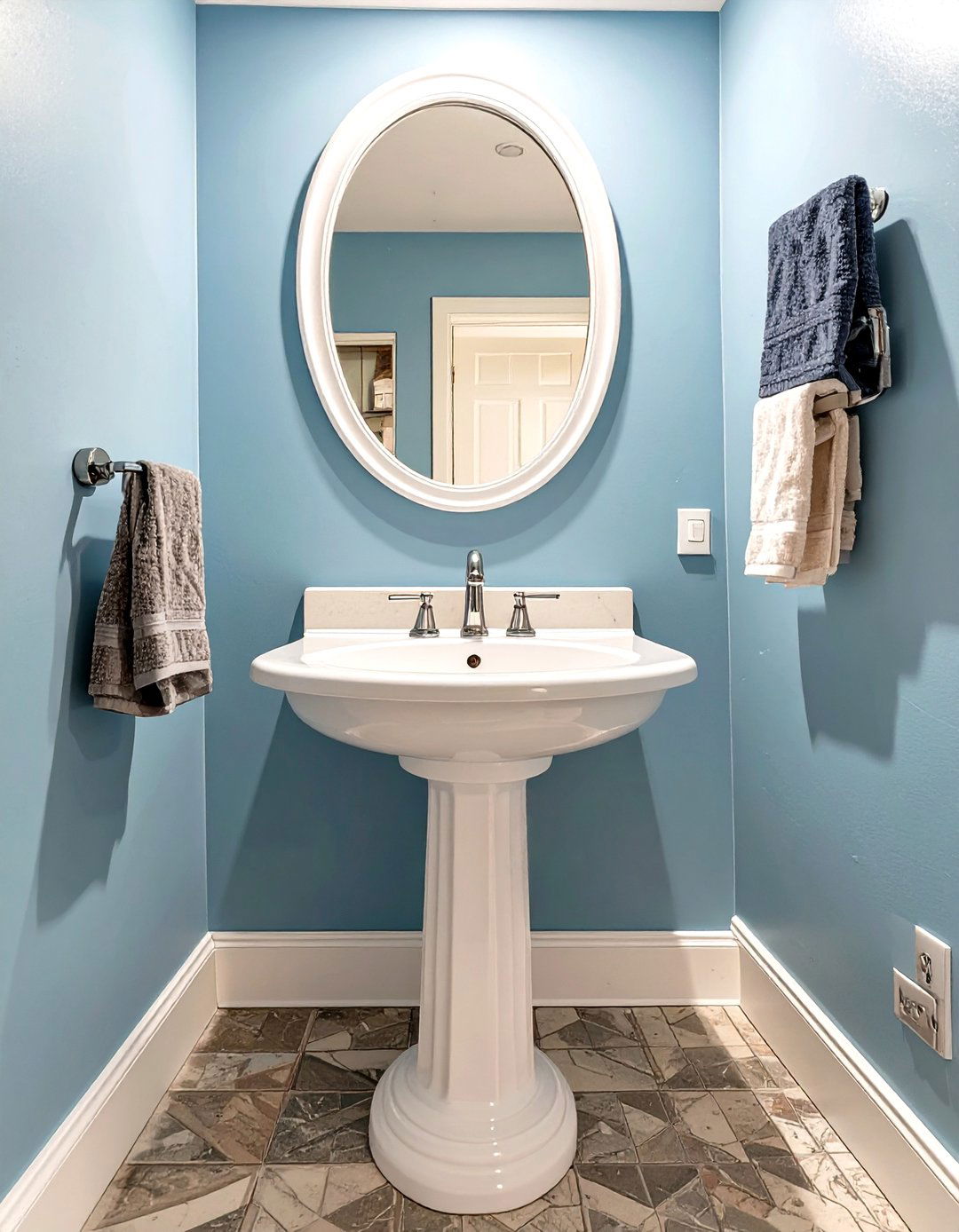 Pedestal Sink to Maximize Floor Space - 30 small basement bathroom ideas