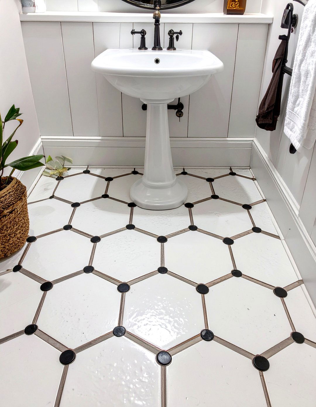 Penny Tile Flooring - 30 small bathroom tile ideas