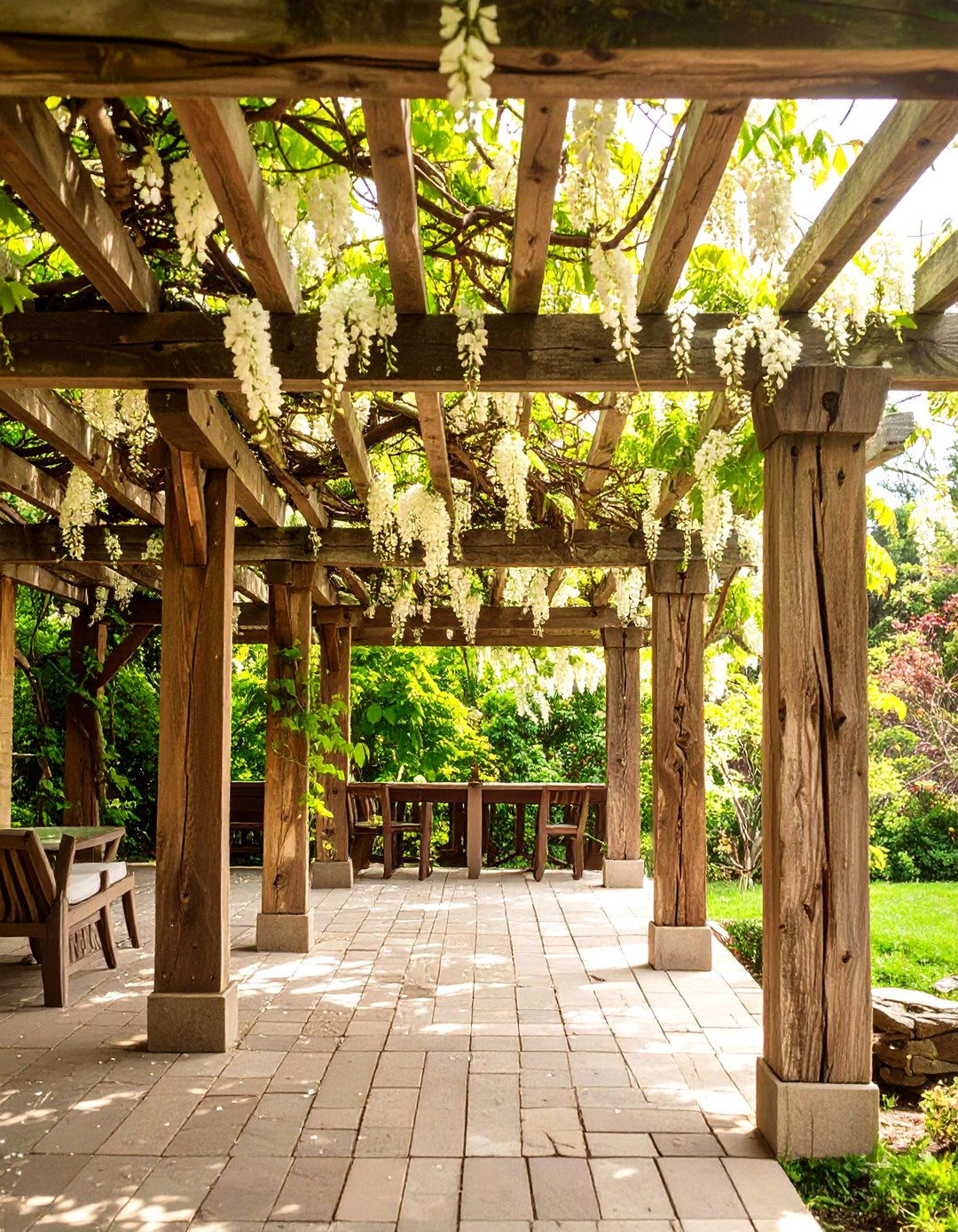 Reclaimed Wood Pergola - 30 cheap patio cover ideas