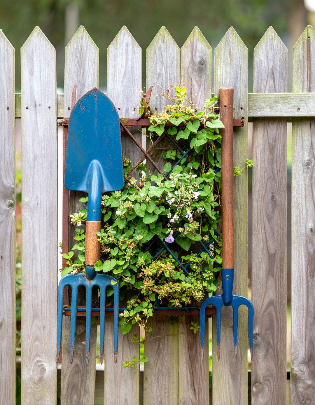 Repurposed Garden Tool Garden Trellis - 30 diy garden trellis ideas