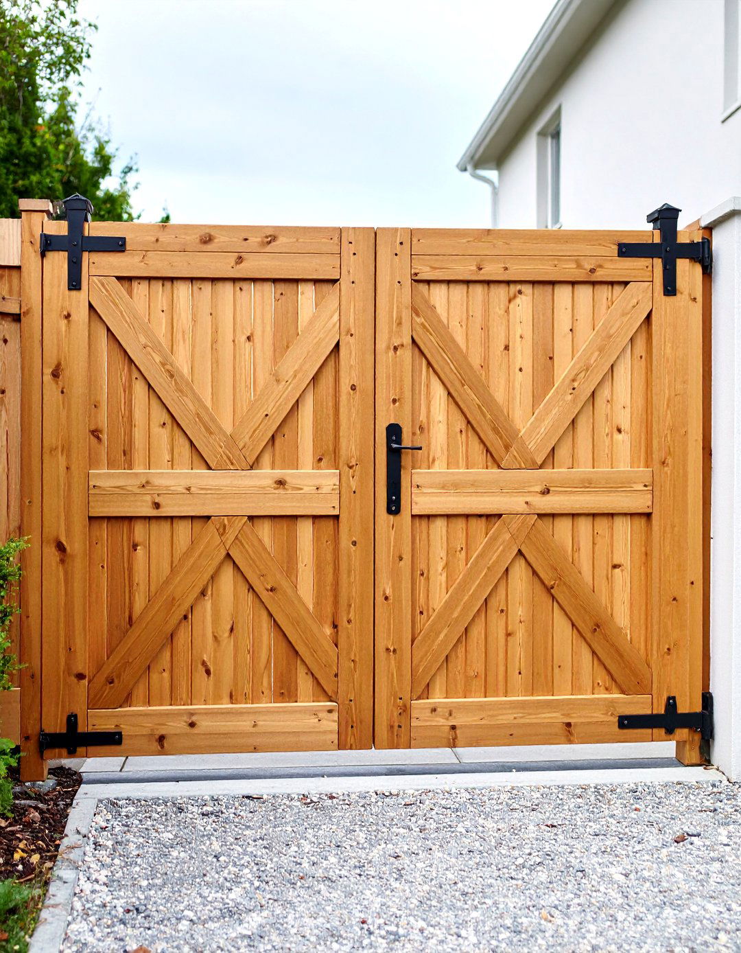 Sliding Barn Door Garden Gate - 30 diy garden gate ideas
