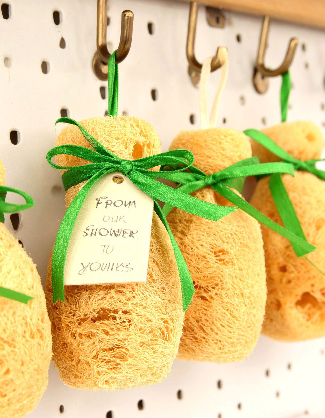 Small Loofah Sponge Gifts - 30 inexpensive baby shower favors ideas