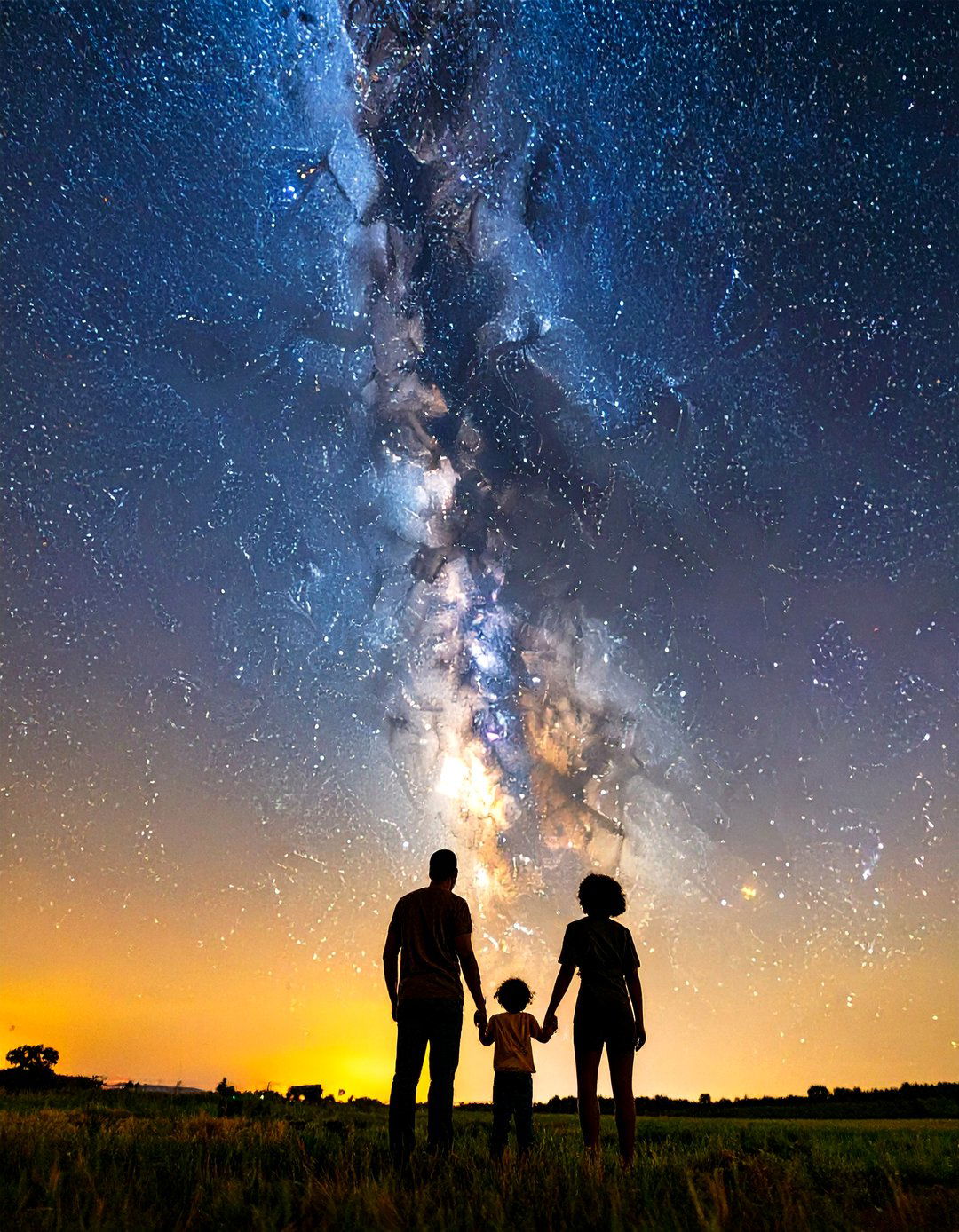 Stargazing Family Silhouette Photoshoot - 30 outdoor family photoshoot ideas