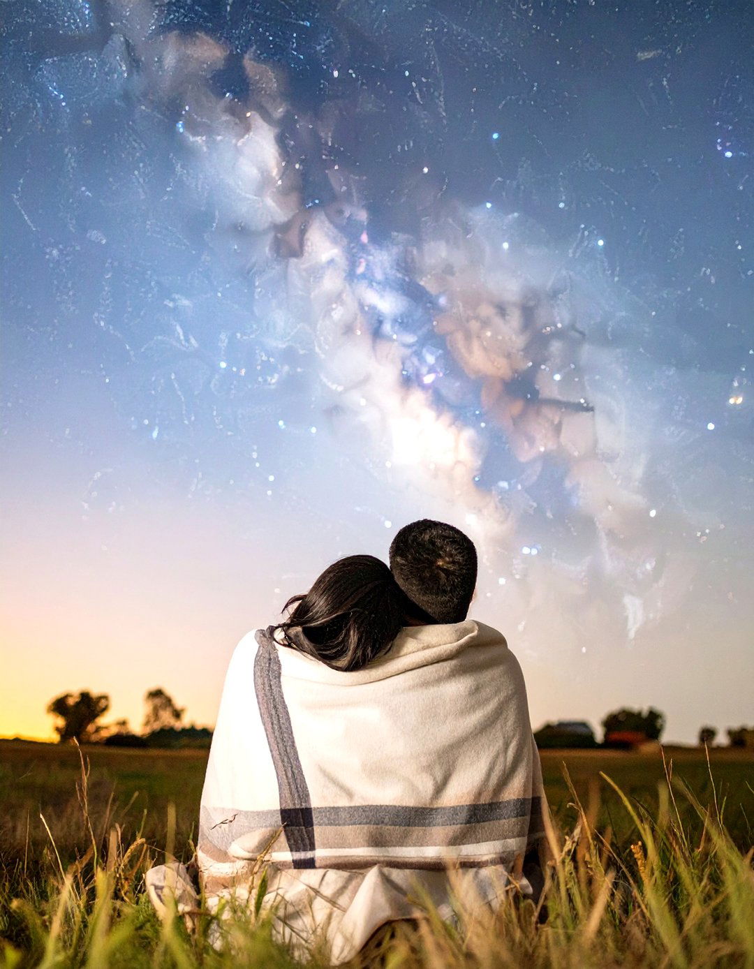 Stargazing Themed Photoshoot - 30 outdoor engagement photo ideas