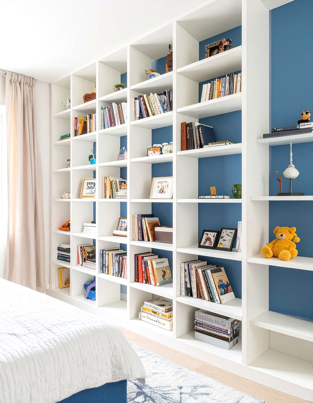 Teenage Boy Bedroom Featuring a Built In Bookshelf - 30 teenage boy bedroom ideas