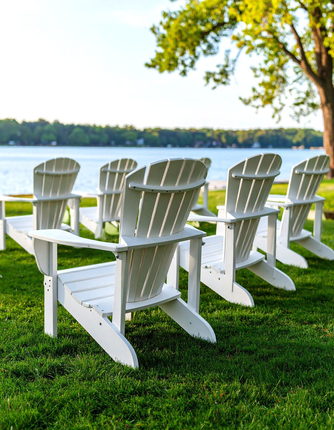 The Adirondack Chair Seating Area - 30 lake house decor ideas