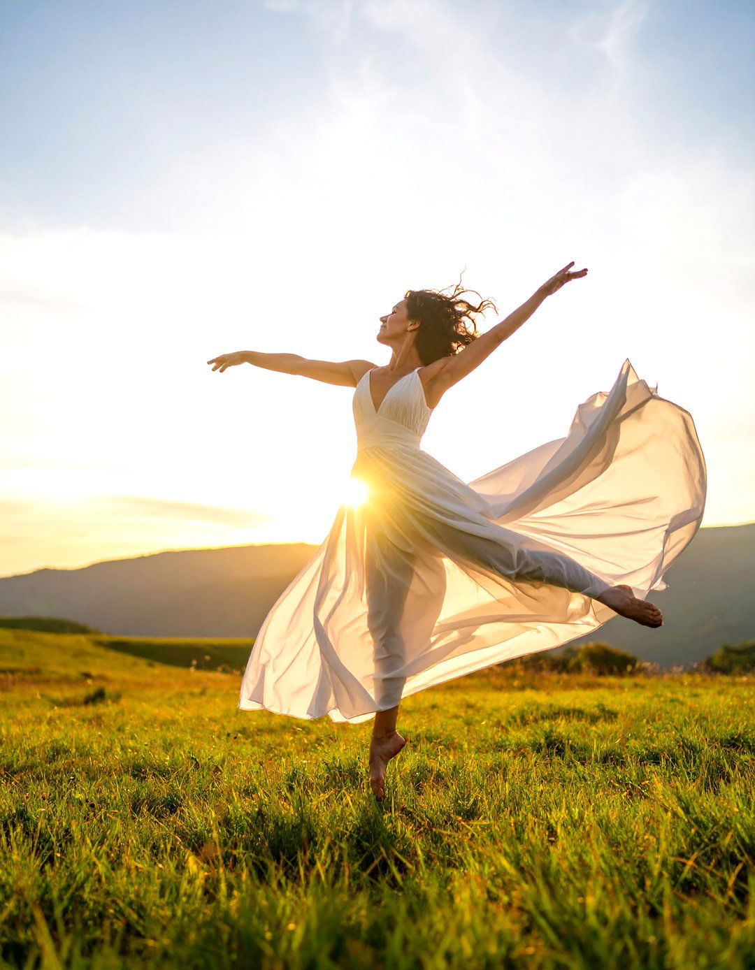 The Dancer in Motion - 30 girl outdoor senior picture ideas