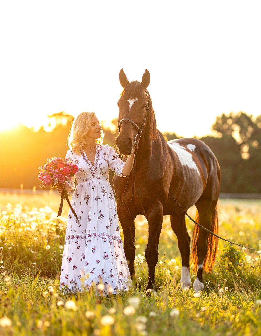 The Equestrian Session - 30 girl outdoor senior picture ideas
