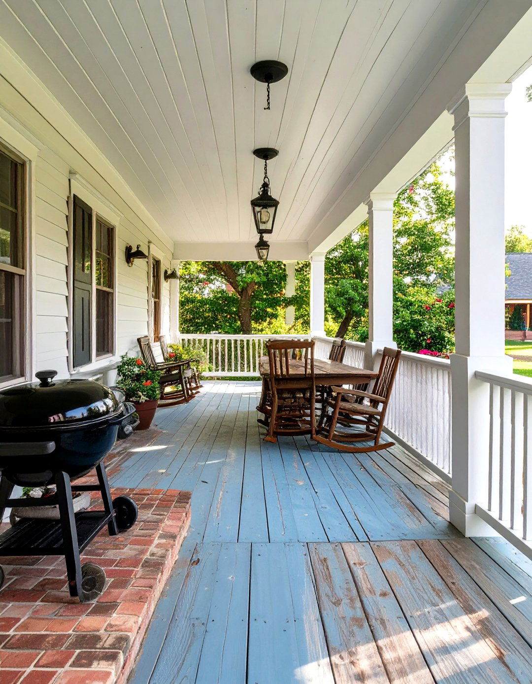 The Farmhouse Porch BBQ Patio - 30 bbq patio ideas
