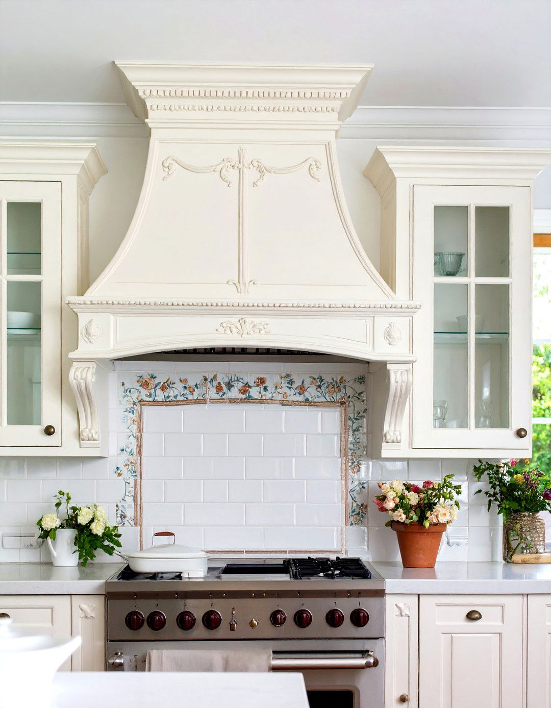 The Ornate Plaster Kitchen Hood - 30 kitchen hood ideas