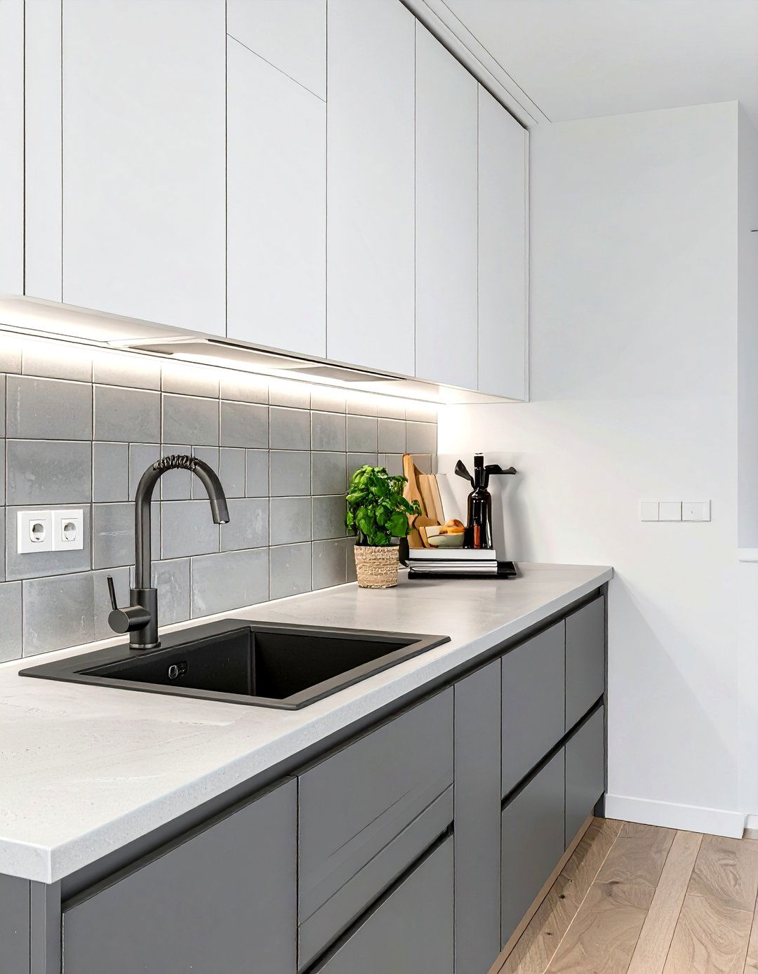 The Simple Painted Edge - 30 backsplash edge trim ideas