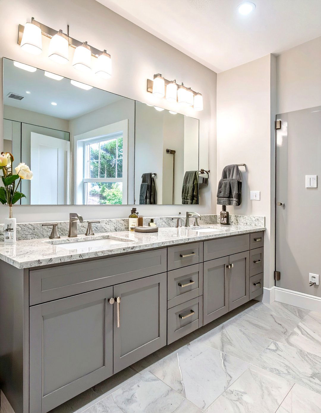 The Transitional Style Bathroom - 30 jack and jill bathroom ideas
