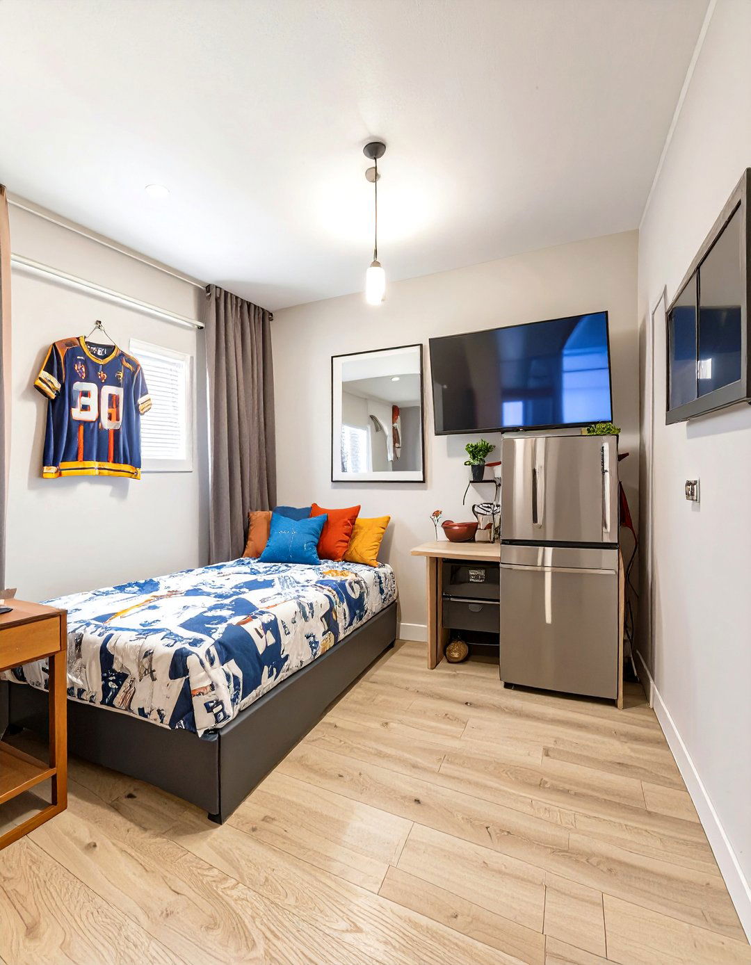 The Ultimate Sports Fan Dorm - 30 dorm room ideas for guys
