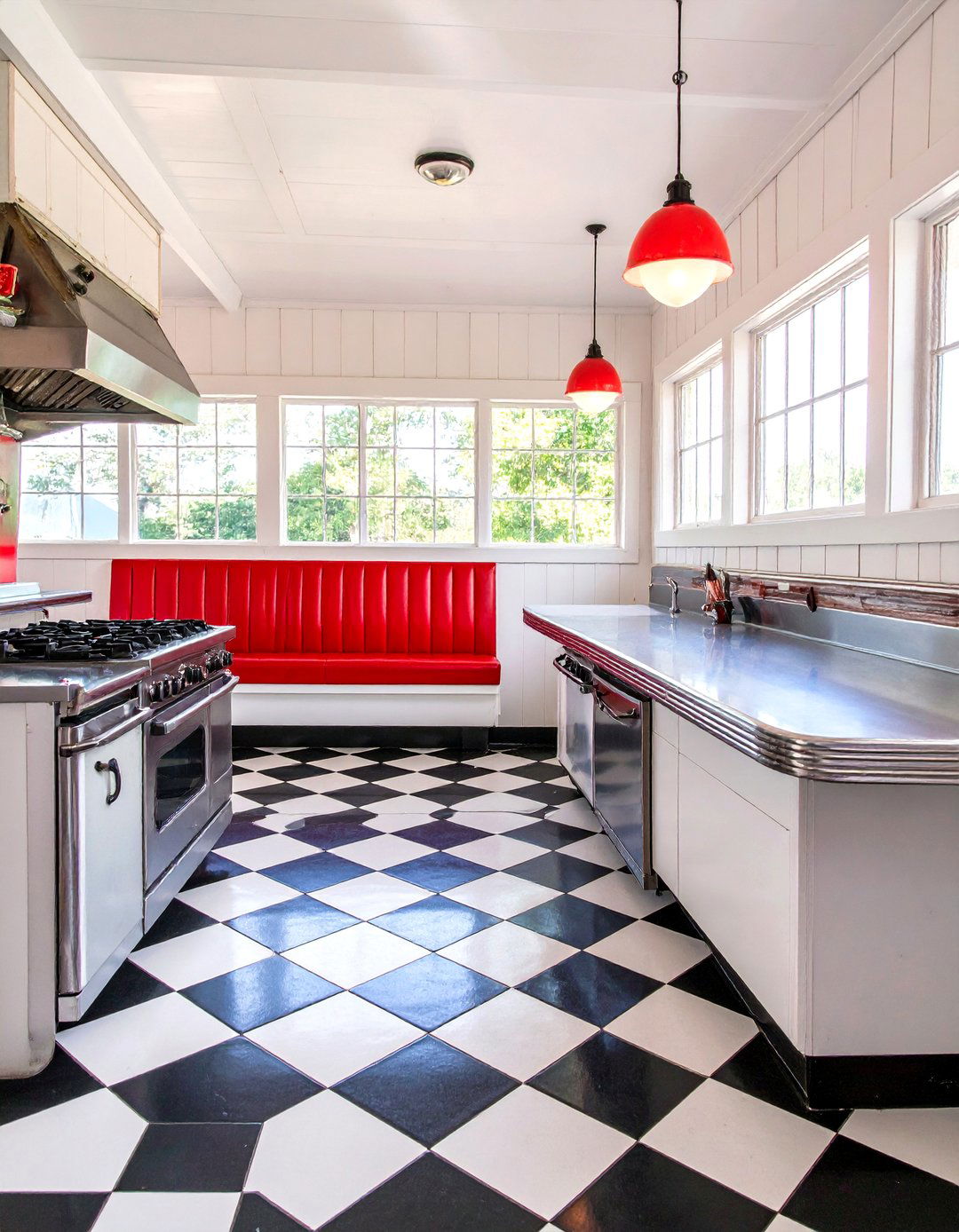 The Vintage Diner Kitchen - 30 barndominium kitchen ideas