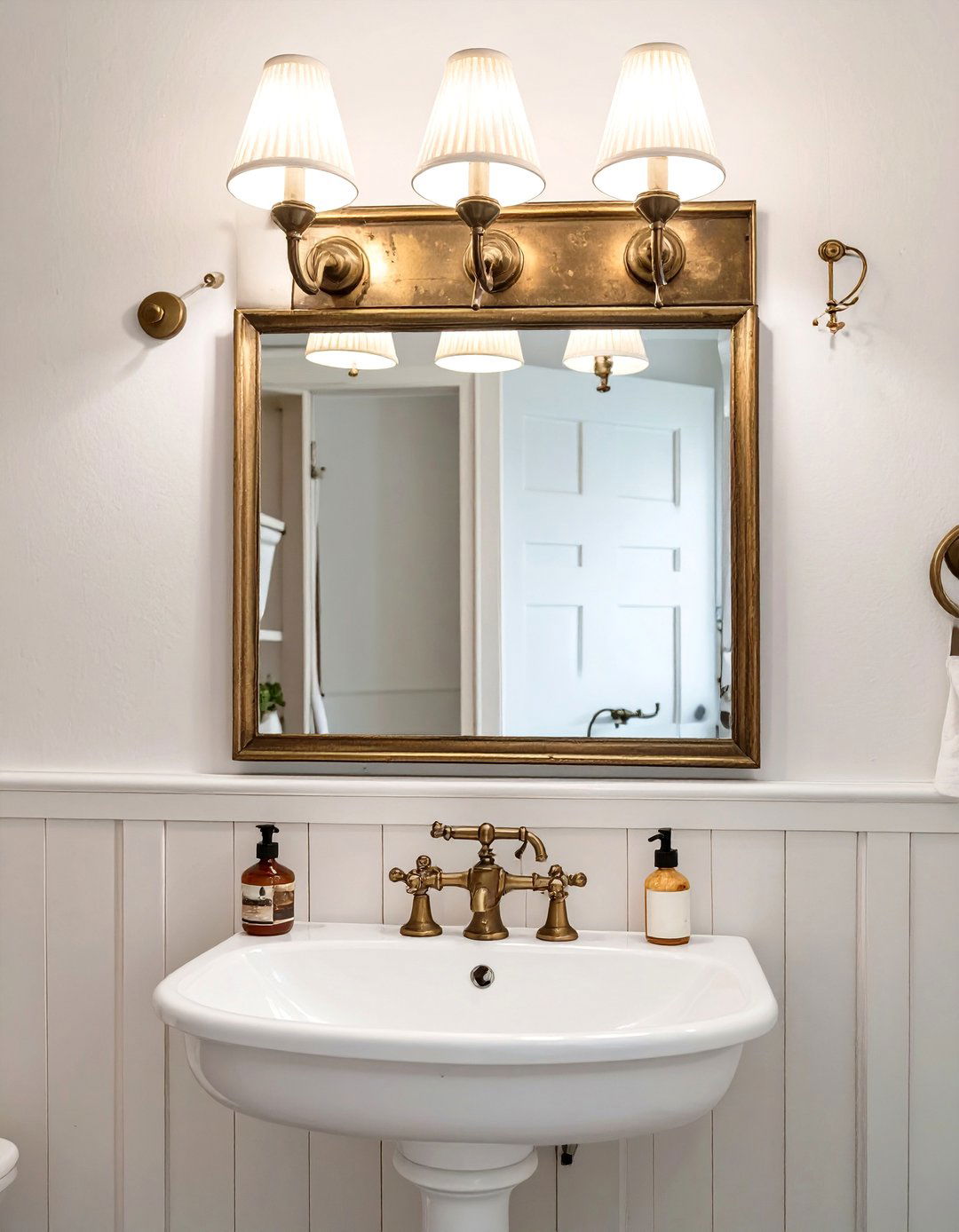 Vintage Pharmacy Style Vanity Lights - 30 bathroom vanity lighting ideas