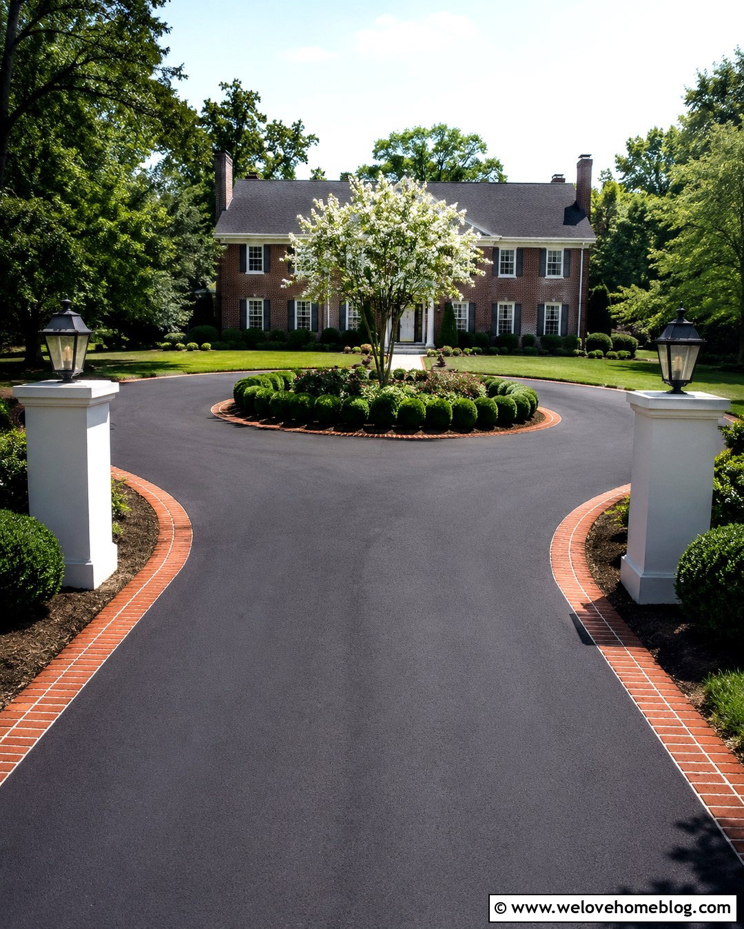 Asphalt Driveway Turning Circle With Brick Border