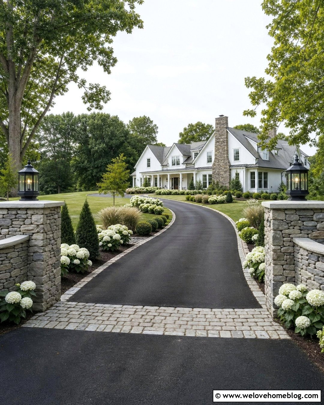 Asphalt Farmhouse Driveway With Stone Entrance Walls - 40 Farmhouse Driveway Entrance Ideas