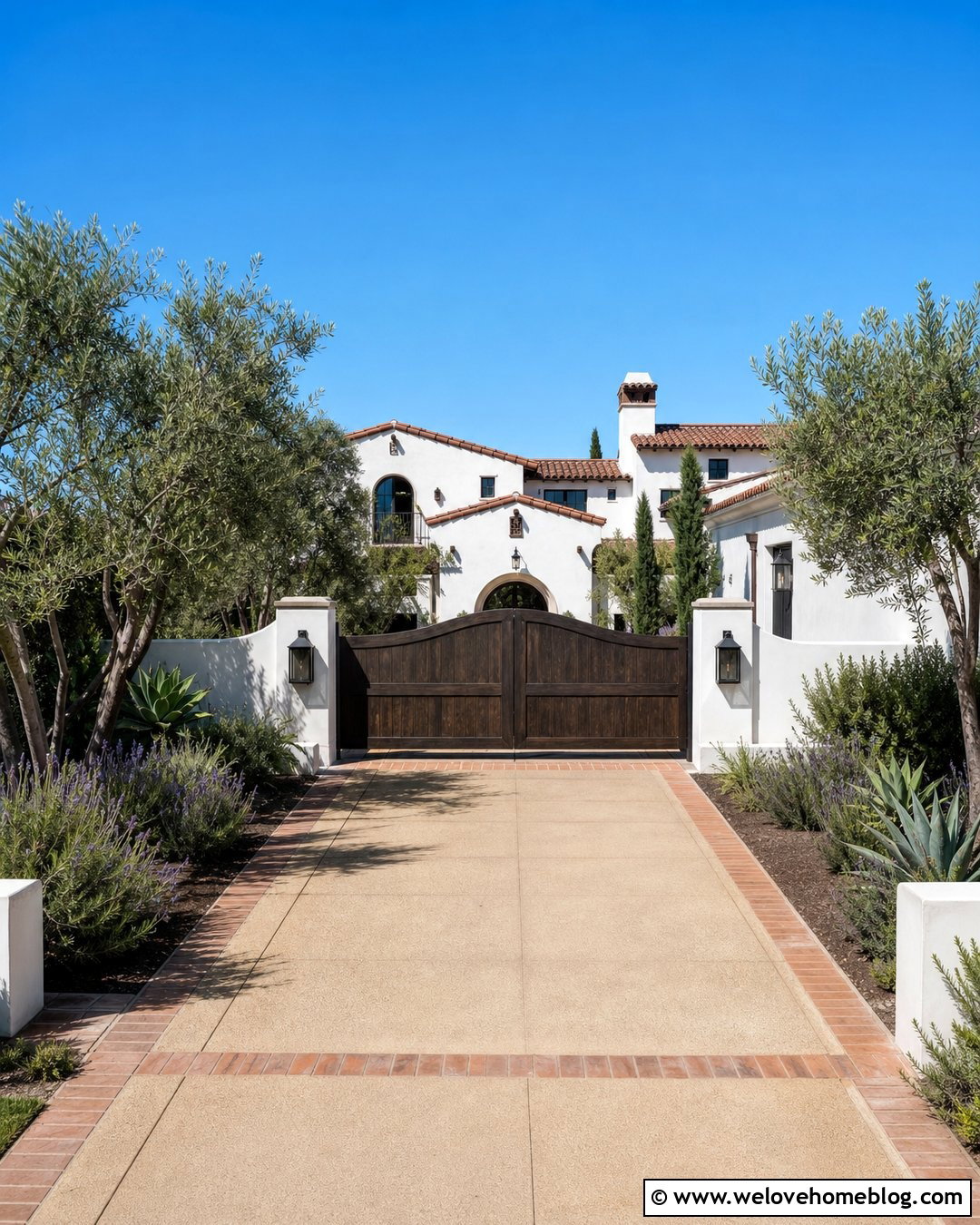 Automatic Gate With White Stucco Walls - 30 Automatic Gates Driveways Ideas