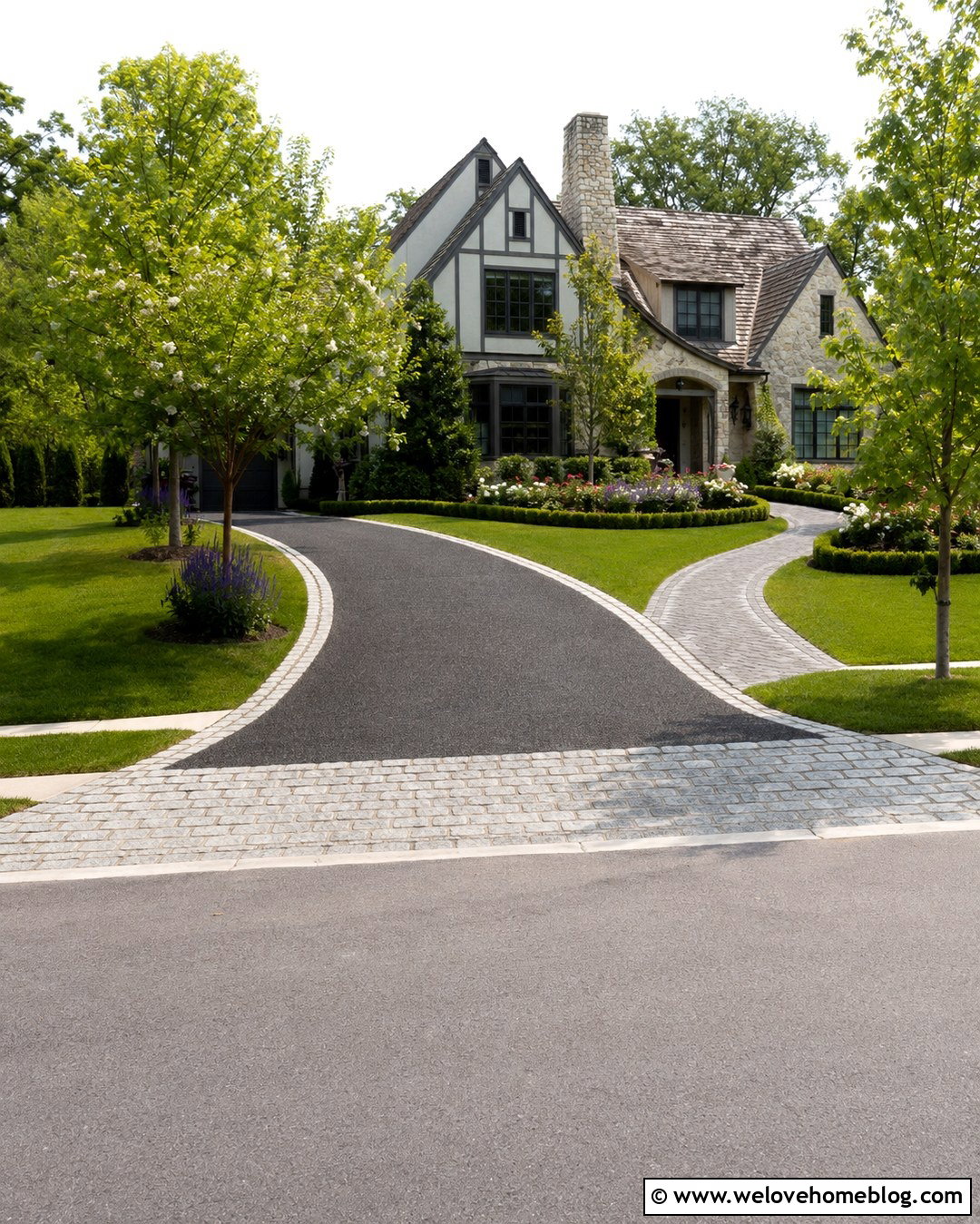 Black Exposed Aggregate Driveway With Cobblestone Border - 20 Black Exposed Aggregate Driveway Ideas