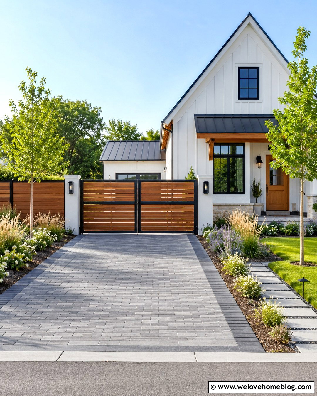 Black Metal And Wood Driveway Gate - 20 black metal driveway gate ideas