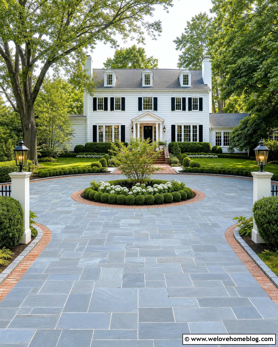 Bluestone Round Driveway With Colonial Landscaping - 30 Round Driveway Ideas