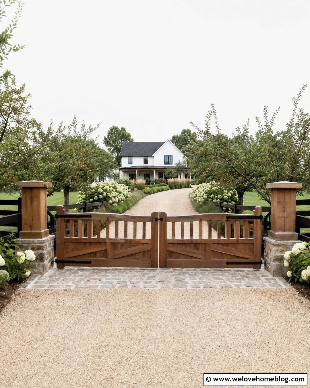 Board And Batten Wooden Driveway Gate With Gravel - 35 Wooden Driveway Gates Ideas
